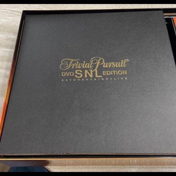 Trivial Pursuit SNL Edition (NIB) - Picture 5 of 5